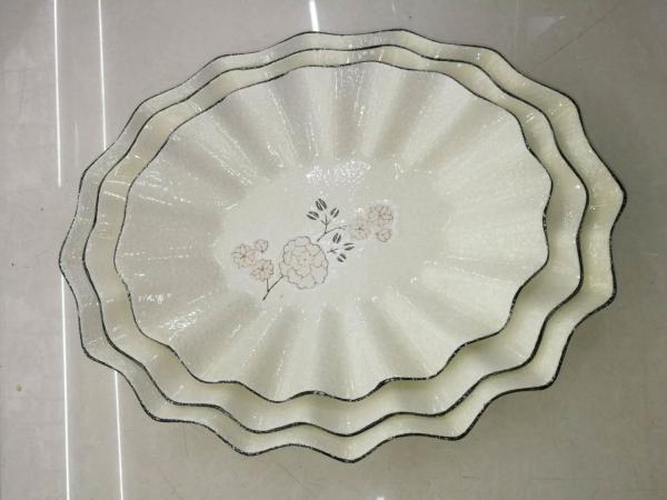 Grupos brancos da louça da porcelana do estilo coreano com teste padrão tradicional da decoração da flor