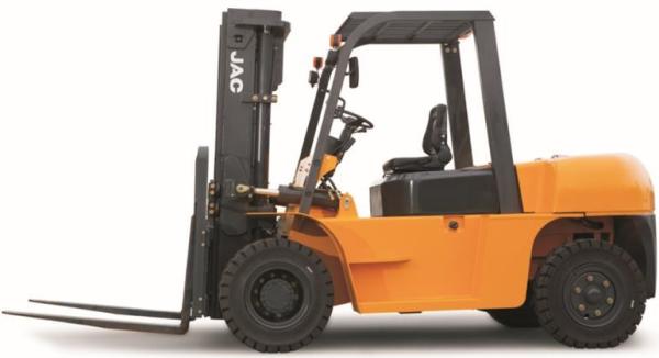 7 Ton Diesel Forklift Truck Large Loading Capacity Small Turning Radius CE Certificated