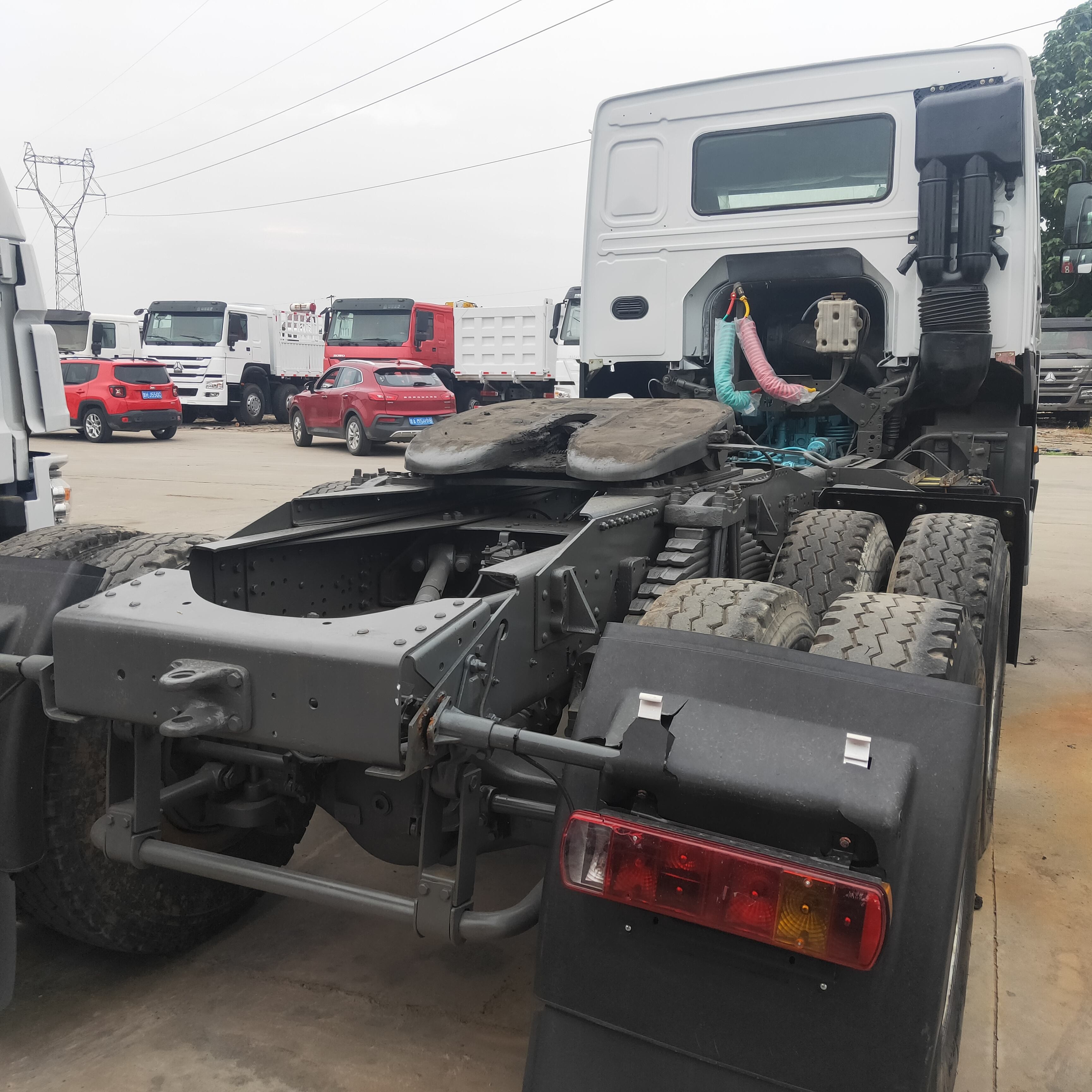 Construction Used Tractor Trailer Tipper Sinotruk Howo 371 8x4 For Logistics