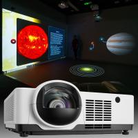 Projecteur laser à courte focale pour projection visuelle immersive