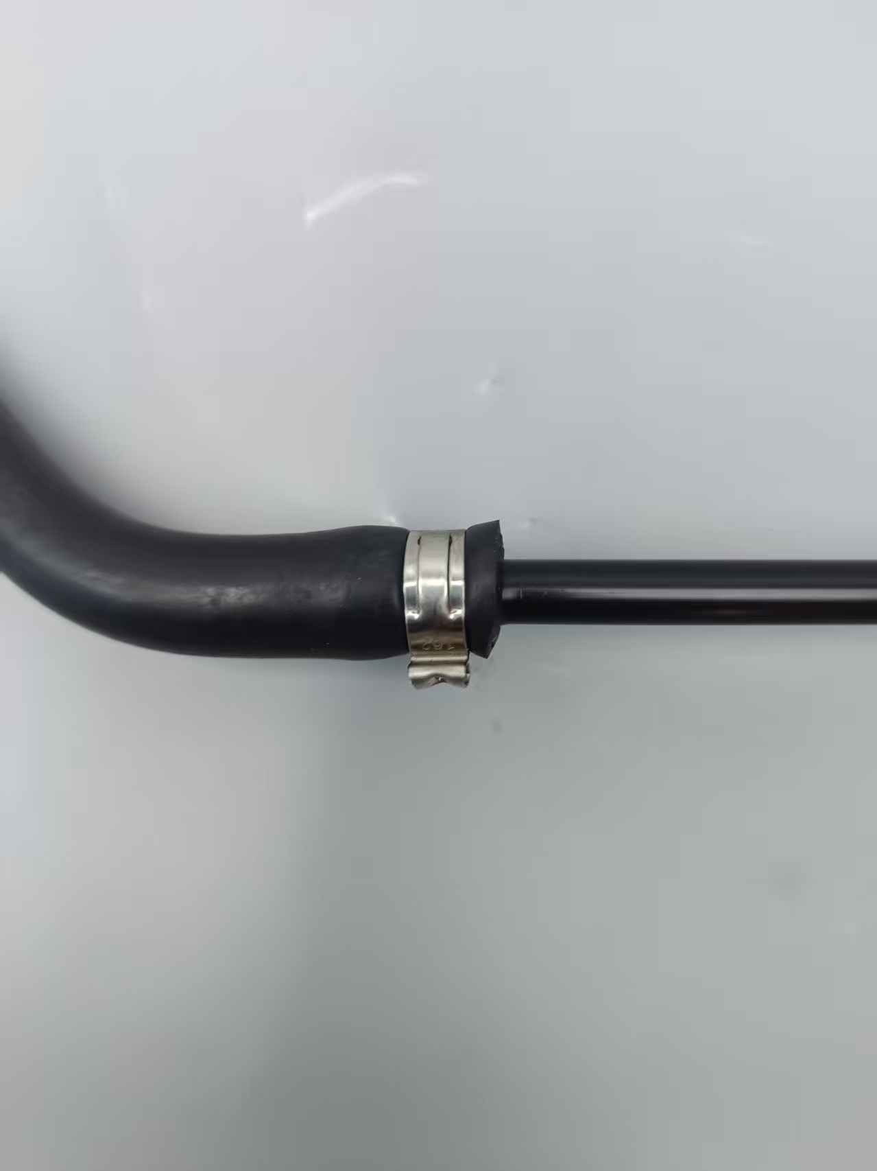 Best-selling radiator hose 1712 7565 092 for N43/N45/N46