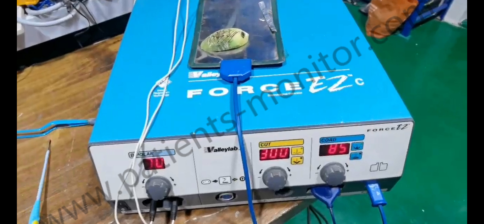 Valleylab ПРИНУЖДАЕТ высоту машины 12.7cm генератора EZ Electrosurgical для комнаты ICU
