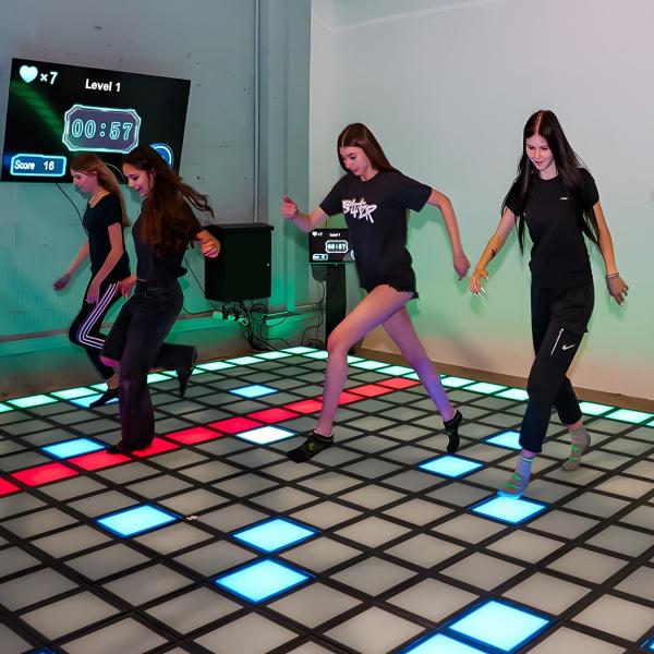 Jumping Grid LED Dance Floor Tile Interactive Game For Amusement Park