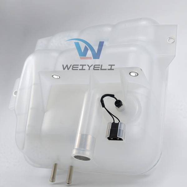 Le réservoir d'expansion du liquide de refroidissement Volvo EC360B/460B/380D/480D 17336823 / 20880612 / 1675922