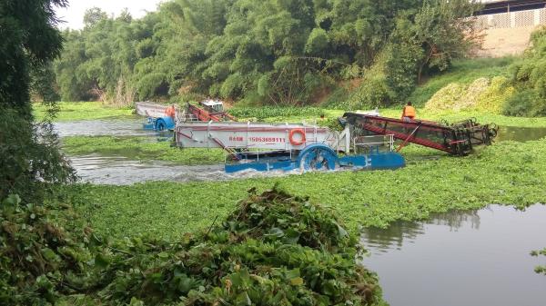 Blue 7CBM River Water Cleaning Machine Cutter Pond Weed Harvester Mowing