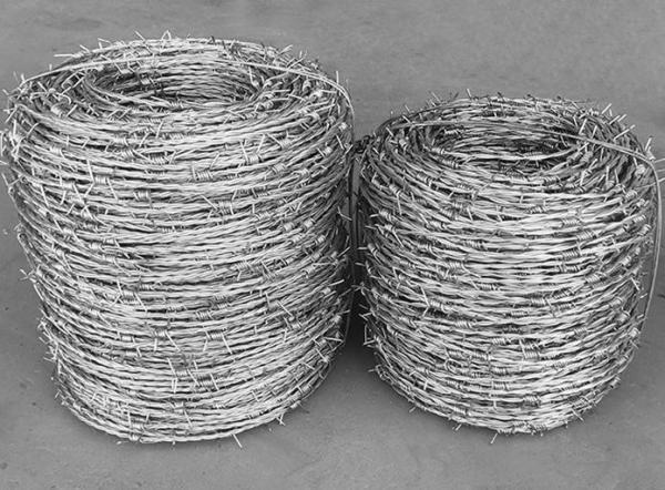 Durable GI Barbed Wire Price 4 Point Class I 14 x 12 Gauge Protective Fencing