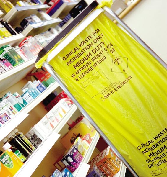 Saco infeccioso clínico amarelo plástico do desperdício da eliminação no rolo