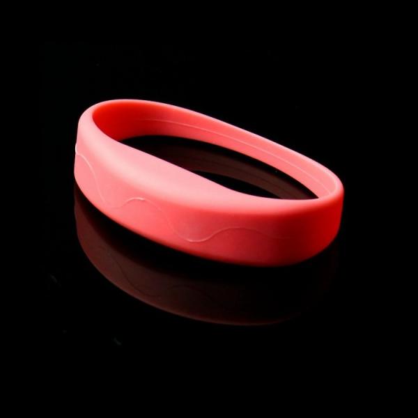 CE Wholesale Amazing Wedding Event 2018 Sound Light up Motion Custom Logo Wristbands LED White Bracelets for party