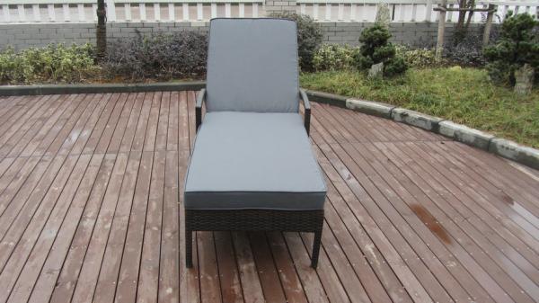 Adjustable Rattan Sun Lounger , Patio / Garden / Beach Lounger