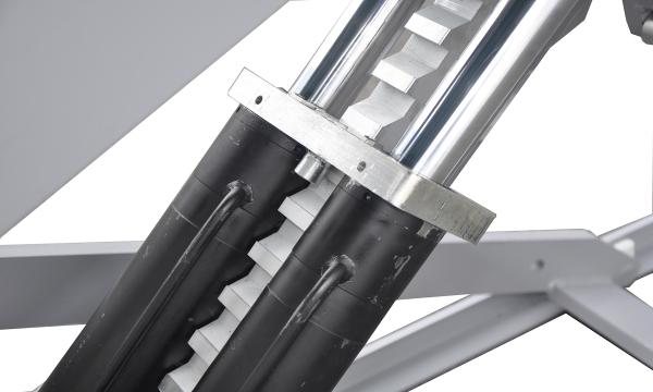 Stable Platform Automotive Scissor Lift , Portable Scissor Car Lift High Adapter