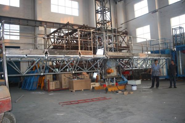 Mast Climbing Aerial Work Platform for Glass Wall Installation