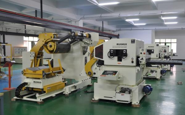 Coil Decoiler Straightener Feeder 3 In 1 Machine 0.6-6.0mm Single Head With Cantilever
