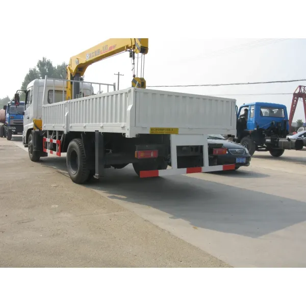 4*2 Dongfeng Truck Mounted with 8 Ton Knuckle Arm Crane Truck