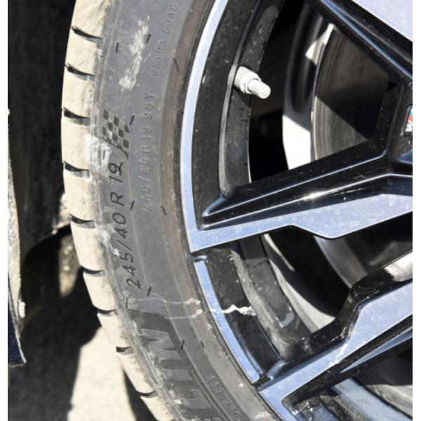 Моторов хэтчбека мест двери 5 BMW I4 M50 чистый электрический автомобиль 2022 5 двойных средний