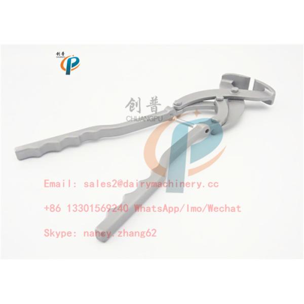 Утеска копыта молочной коровы оборудует нержавеющую сталь обувая плоскогубцы на животное время сбережений