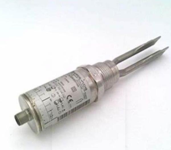 Pepperl + Fuchs Tuning Fork Level Probe, saída PNP, corpo horizontal, vertical, de aço inoxidável