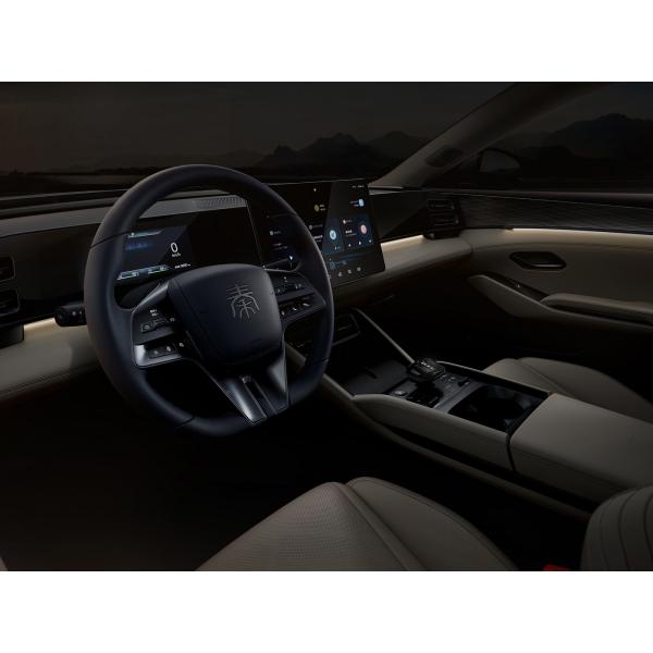 E-CVT de taille moyenne Qin L BYD EV Voiture électrique 5 places