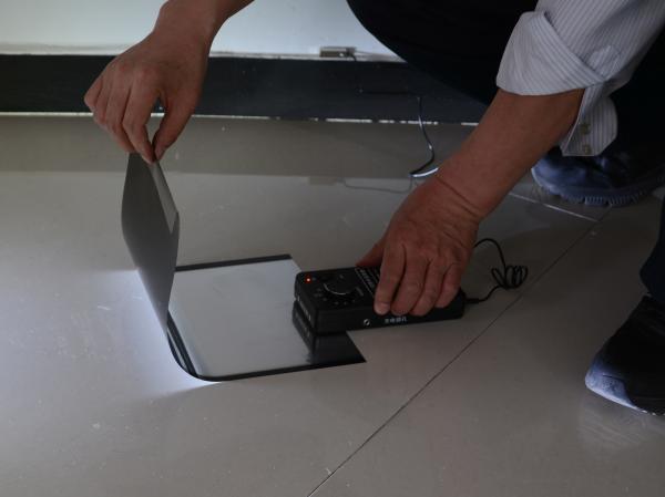 G009 Metalized piastic sheet for lifting a single dust footprint