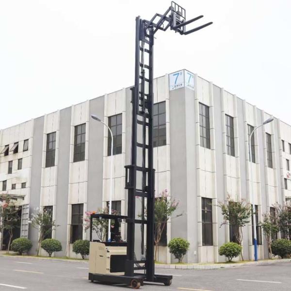 Seating Type CQD16JS 1.6T Electric Scissors Reach Forklift Triplex Mast