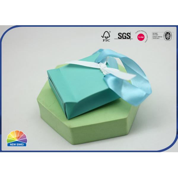 bolsos que hacen compras de papel de empaquetado modificados para requisitos particulares impresión de la joyería 4c con la manija