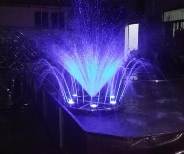 Fonte de água de flutuação da flor exterior de 1.5m para o lago