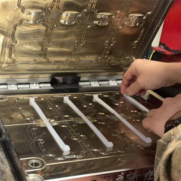 Resistência à chama Molde de prensagem de silicone 20 ShoreA Anel de vedação de silicone IP66 impermeável