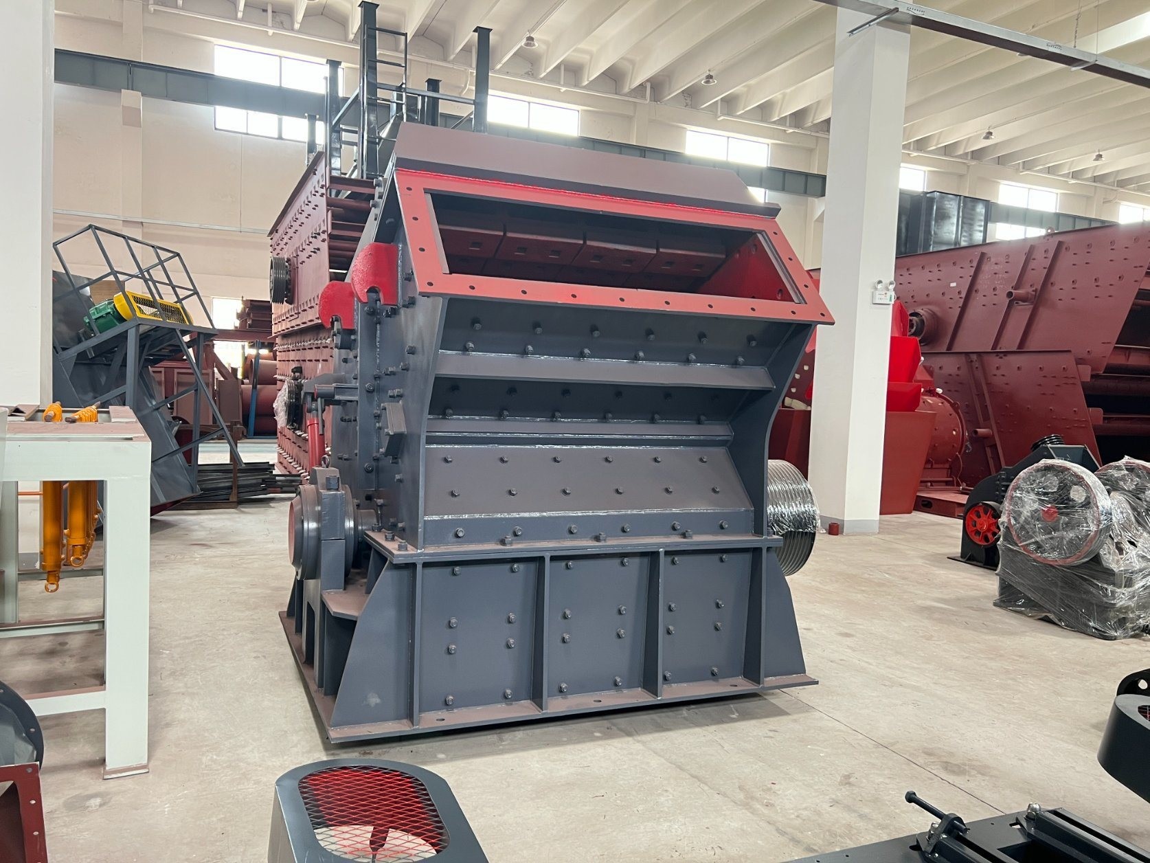 Aggregate Impact Crusher Making Production Line Inlet Size 300-700mm Advanced Technology