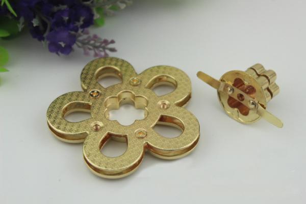 Free Sample High Polished Gold Plated Flower Shape Bag Turn Twist Lock For Handbag