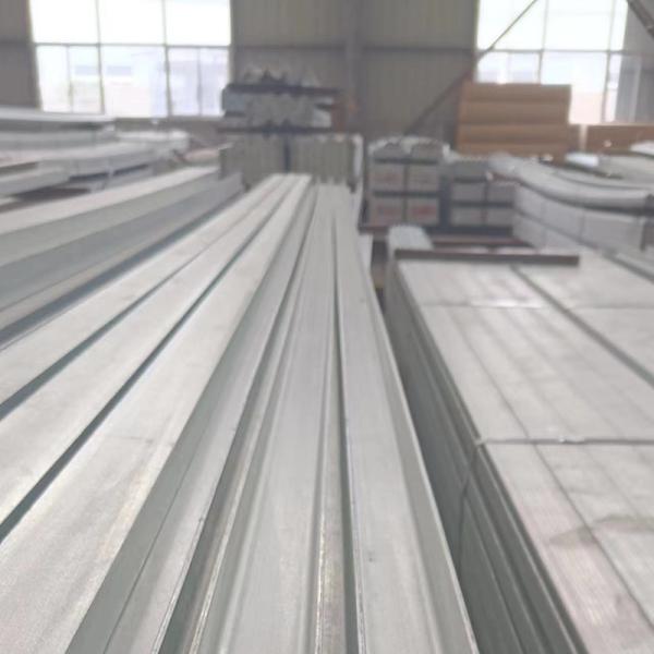 Customization Length Not Perforated U Shaped Galvanized Channel Metal For Building Construction