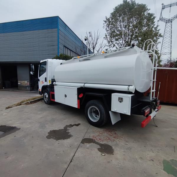 FAW 4x2 Oil Delivery Truck Manual Transmission Tanker Truck