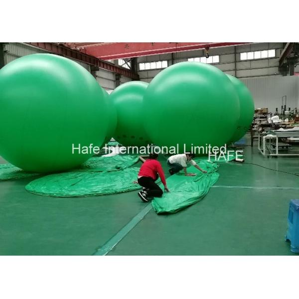 Подгоняйте 4м реклама освещает вверх воздушные шары гелия рекламируя торговую выставку