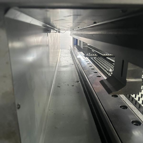 Fully Automated CNC Panel Bender with 0.2s/Cut Speed and ±0.1mm Precision for High-Speed Metal Bending