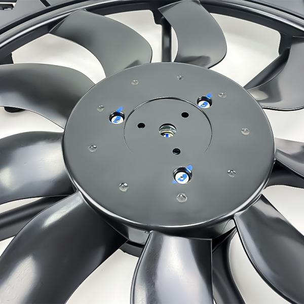 Ventilador de refrigeração de automóveis de plástico para BMW E70 E71 F15 F16 Modelos ISO TS15949 Certificado 17427616104 17428508177