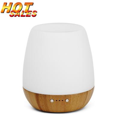 O tanque de água de bambu natural do difusor 180ml do óleo essencial com luzes mornas da cor e a auto segurança cortaram