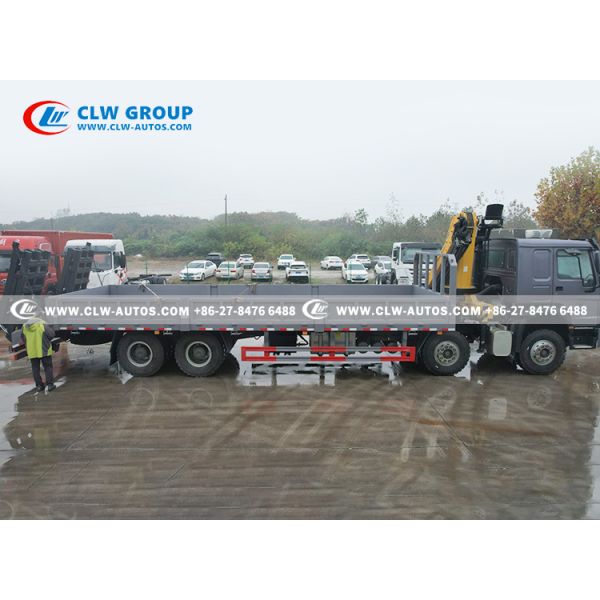 HOWO 8x4 Service Truck with 10-Ton XCMG Knuckle Boom Crane and Hydraulic Access Ladder for Heavy Lifting