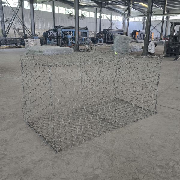 Economical Galvanized/PVC Coated 100mmx120mm Hexagonal Woven Gabion Basket For Landscaping