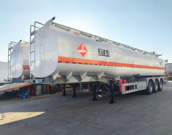 Ordinary Liquid Transportation Semi Trailer Refueling Trucks Large Oil Tank Trucks Liquefied Natural Gas Transportation