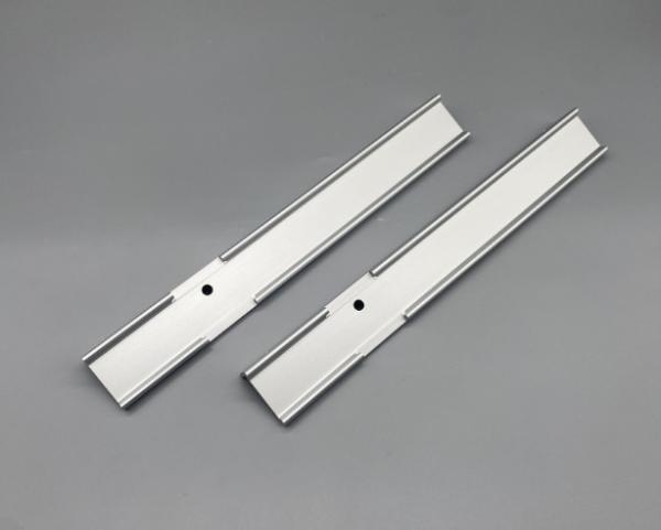 Rigoureuse rigidité et bonne conductivité étagère d'extrusion en aluminium à un coût abordable