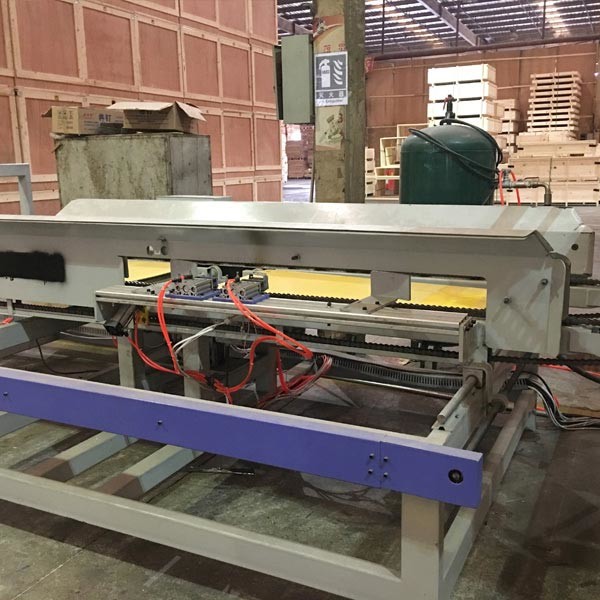 Машина гидравлического паллета стрингера CNC деревянного главная пригвождая