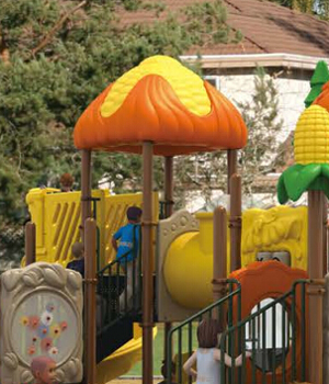 EN Standard Kids Outdoor Playground , Plastic Playground Equipment