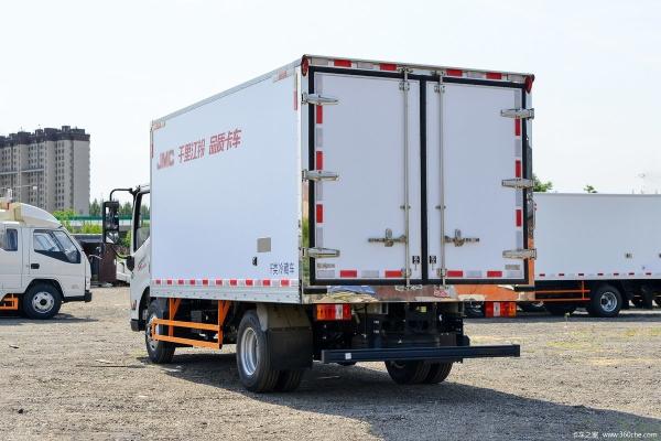 Jianglin 129 Horsepower 4x2  4.02 Meters Refrigerated Truck