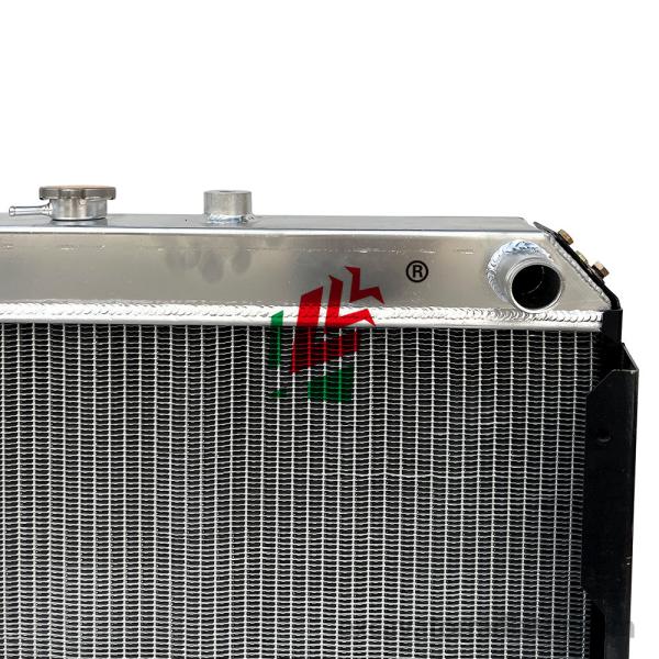 Komatsu D31P-18 Строительные машины генератор радиатор Механические принадлежности