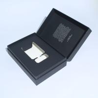 Boîte cadeau de parfum blanc et noir Petites boîtes d'emballage adaptées aux soins de la peau avec logo personnalisé