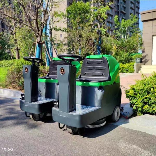 DQX6 CE Certified Ride-on Floor Scrubber High Efficiency Time-Saving & User-Friendly Operation