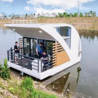 Bateaux flottants de luxe avec équipement de salon inclus