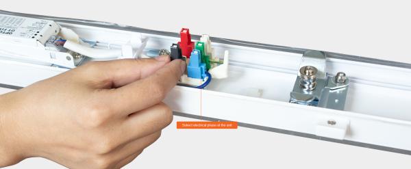 PF0.95 LED Linear Ceiling Light , 3000K Linear Led High Bay Lights 150LM/W