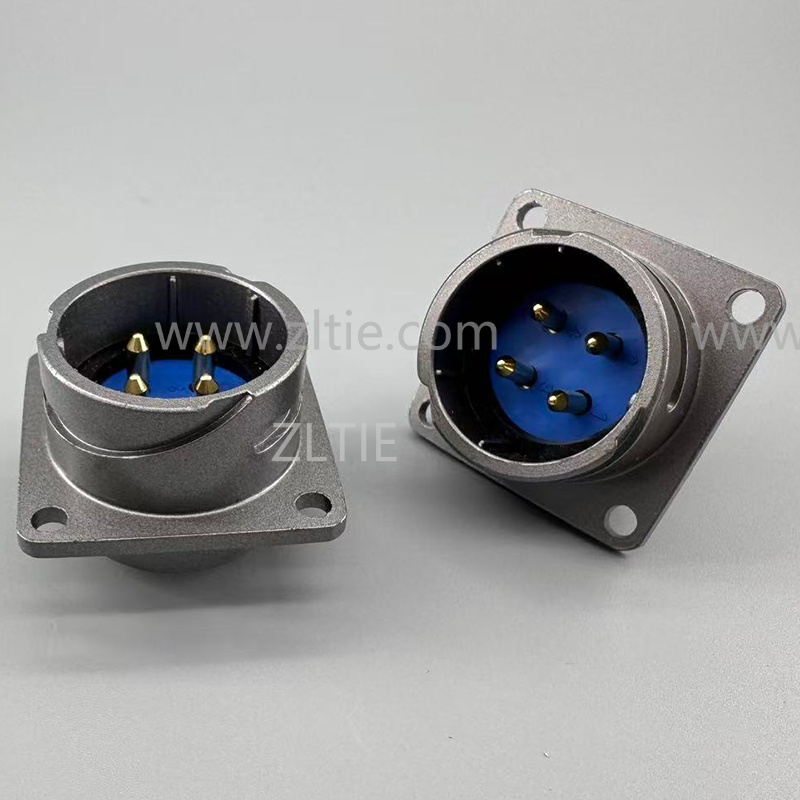 FQ24 Series 4-Pin Square Flange Male Socket