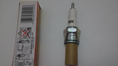 NGK D8EA / 2120 NGK Spark Plugs Honda Yamaha Suzuki Kawasaki E43 , Platinum Materical
