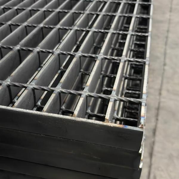 Grille en acier à charge solide avec des performances antidérapantes
