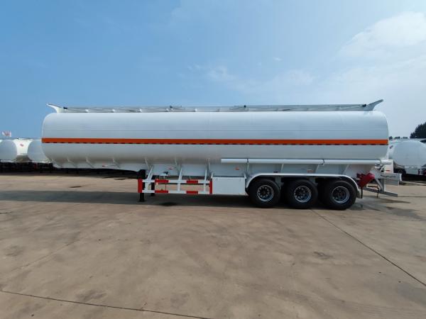 Versatile Tankers For Liquid Fuel Bulk Cement LNG LPG Powder Diesel And More 12t Grade